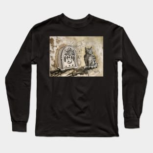 The Cat and the Old Radio Long Sleeve T-Shirt